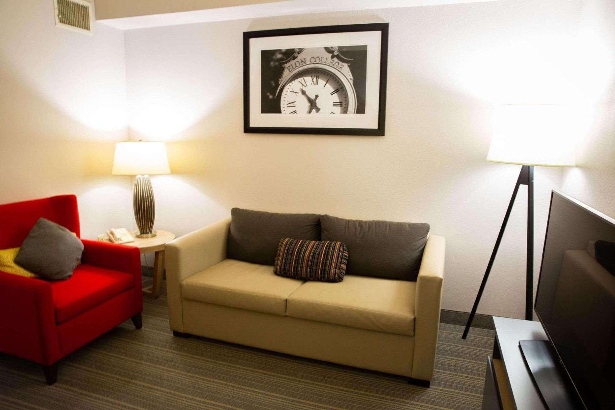 Country Inn & Suites By Radisson, Burlington Elon , Nc Buitenkant foto