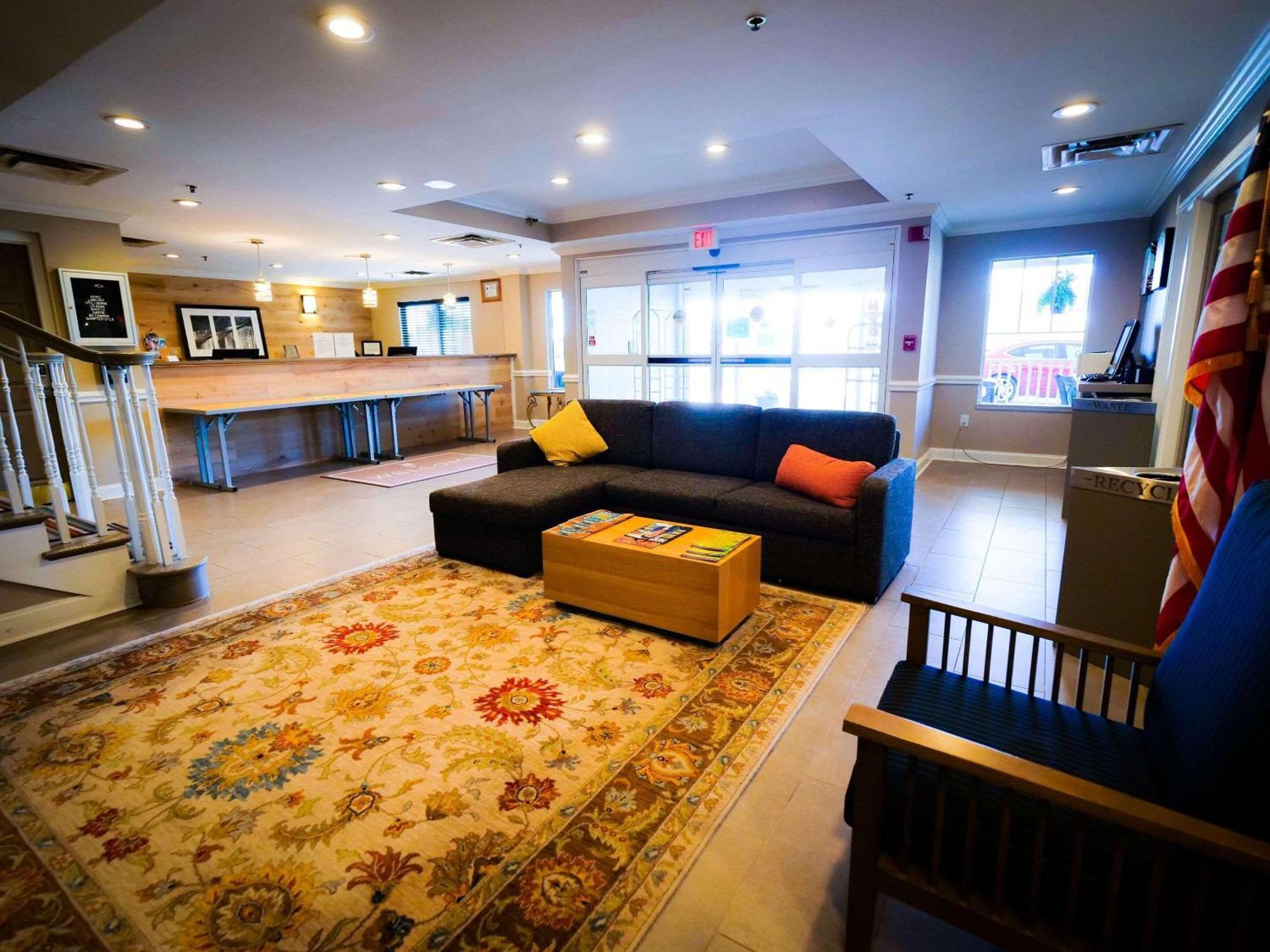 Country Inn & Suites By Radisson, Burlington Elon , Nc Buitenkant foto