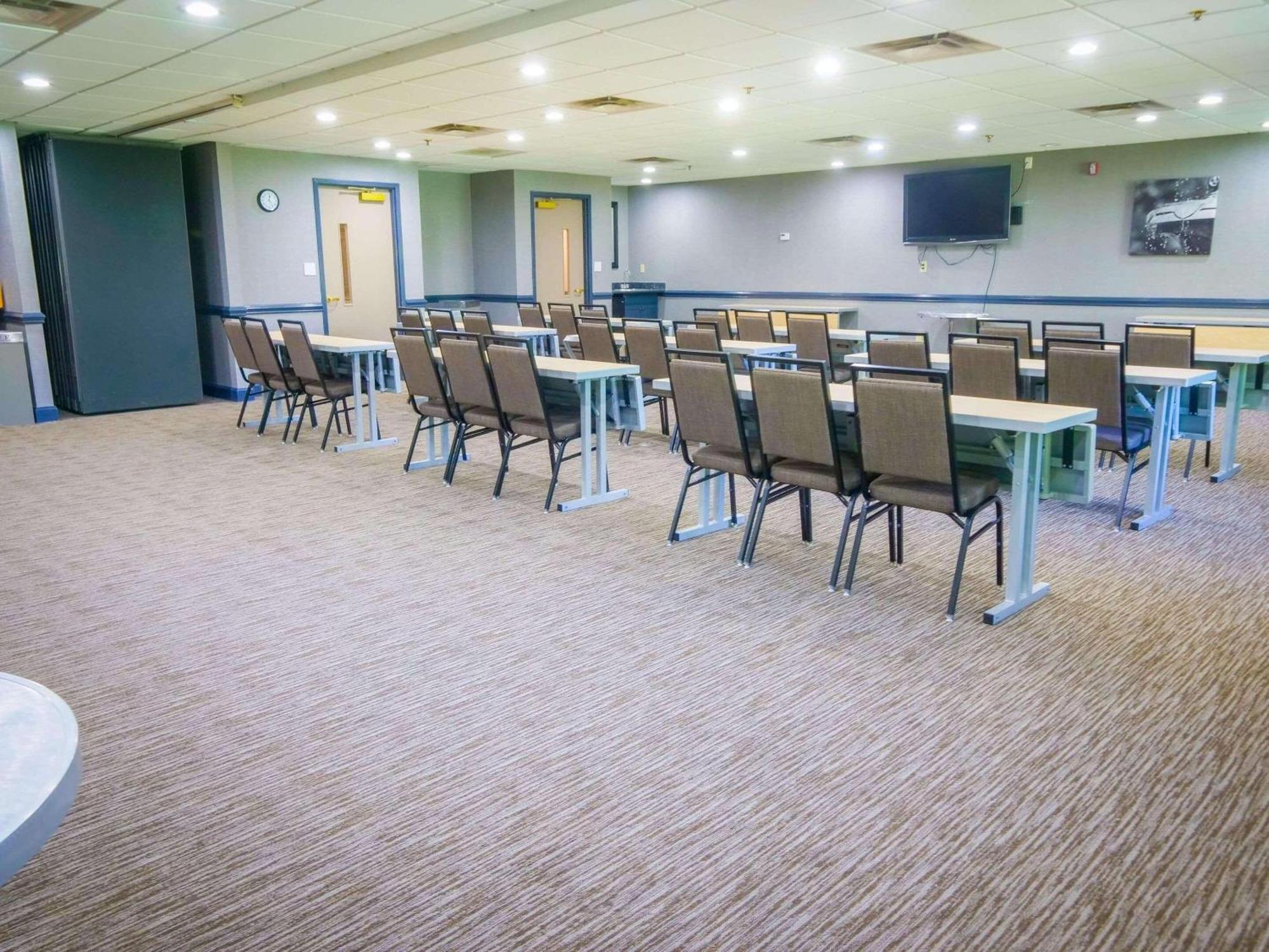 Country Inn & Suites By Radisson, Burlington Elon , Nc Buitenkant foto