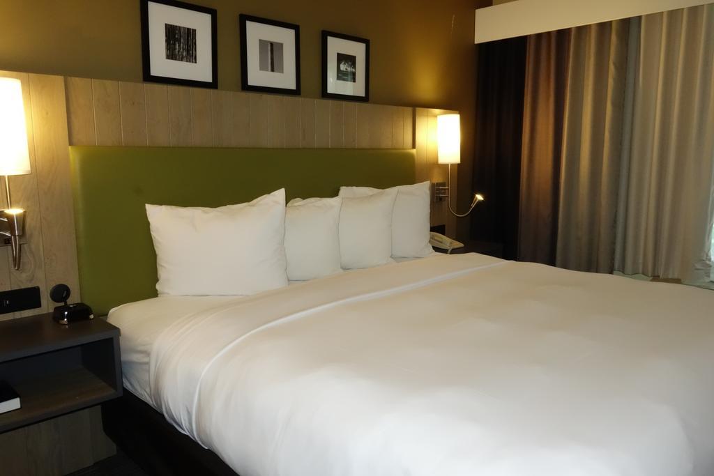 Country Inn & Suites By Radisson, Burlington Elon , Nc Buitenkant foto