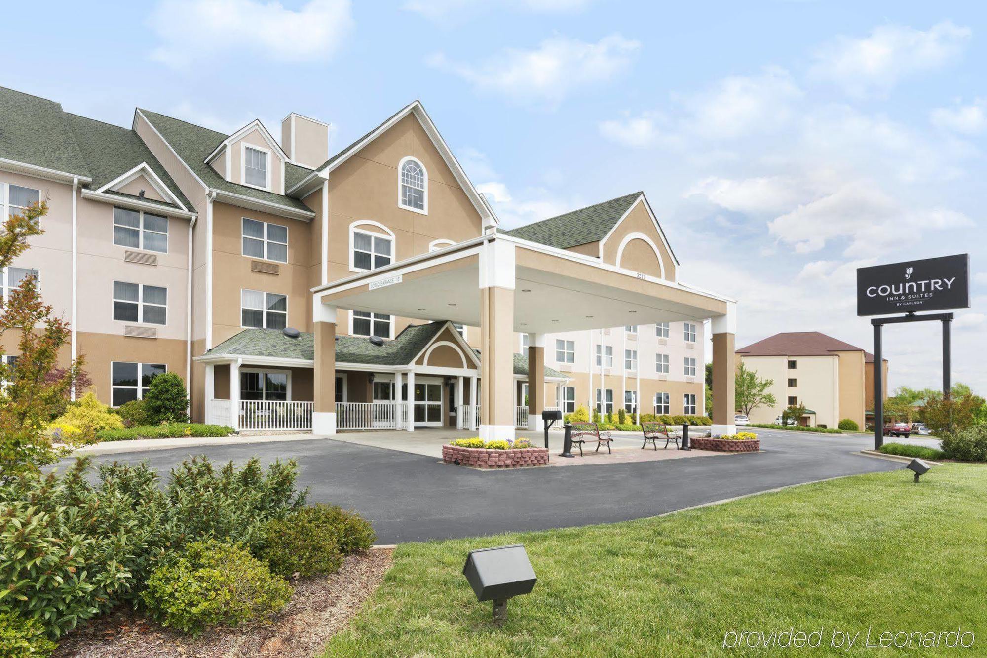 Country Inn & Suites By Radisson, Burlington Elon , Nc Buitenkant foto