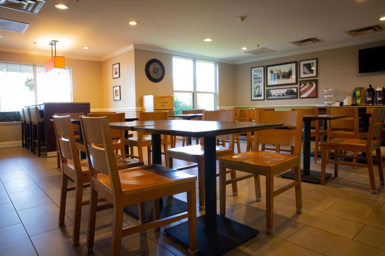 Country Inn & Suites By Radisson, Burlington Elon , Nc Buitenkant foto